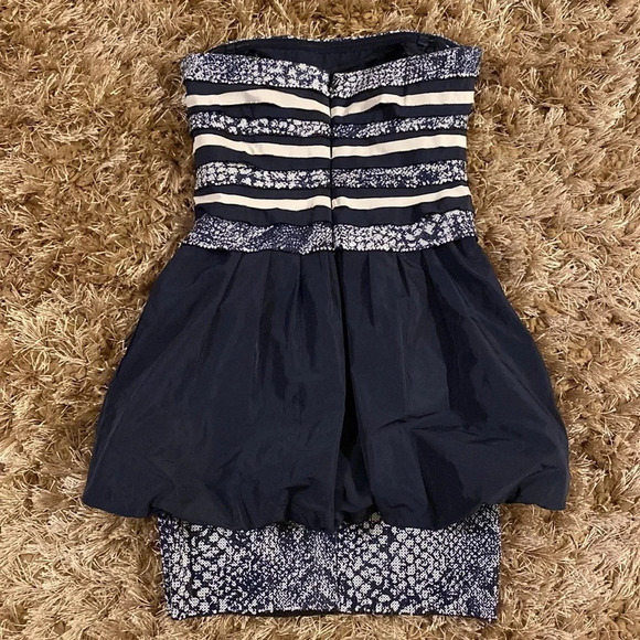 Bcbgmaxazria strapless Sequinned dress size 0 - Picture 4 of 7